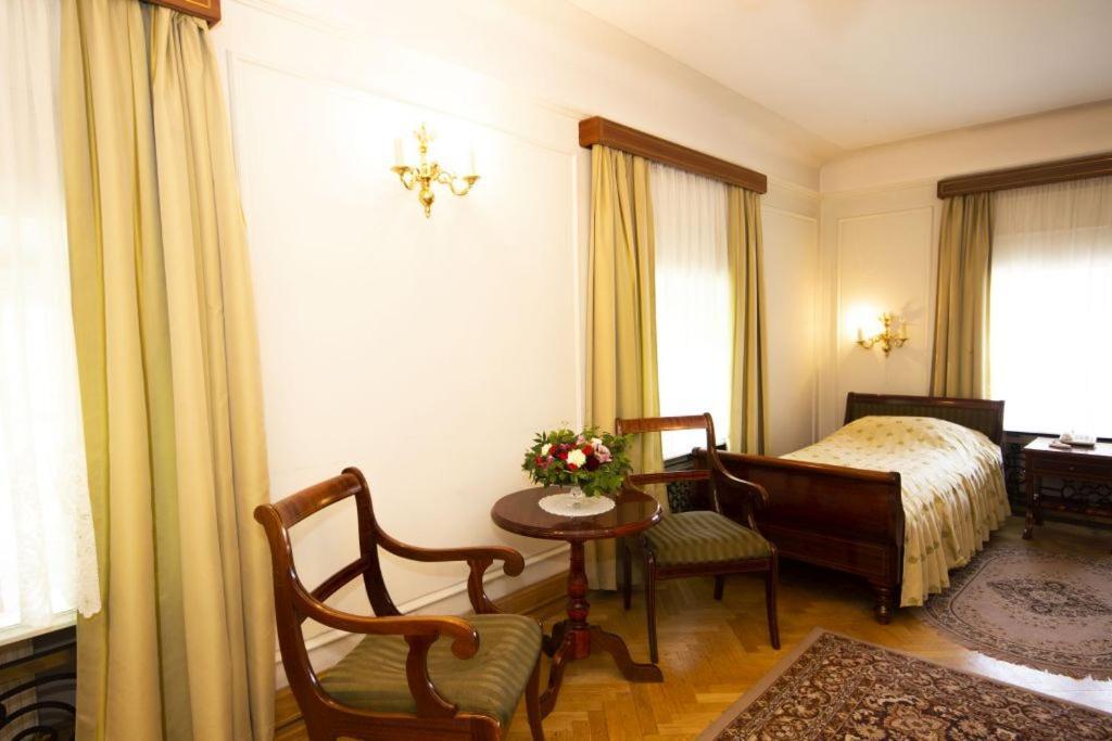 Hotel Butikowy Palac Jablonna Ngoại thất bức ảnh